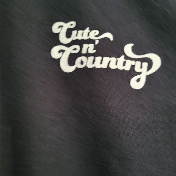 "I Know How" T-shirt - Picture 2 of 6